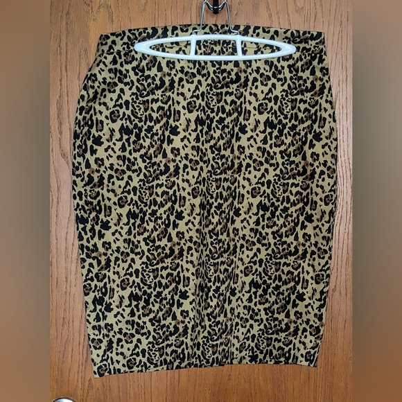 NWT J.CREW Classic No. 2 Lined‎ Pencil Skirt in Reimagined Leopard Print Size 10 - Picture 1 of 8